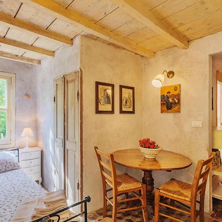 Agriturismo Di Charme E Ristorante Stallato Il Filo Di Paglia Carro Exteriör bild