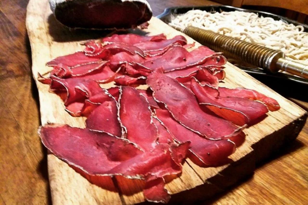Agriturismo Di Charme E Ristorante Stallato Il Filo Di Paglia Carro Exteriör bild
