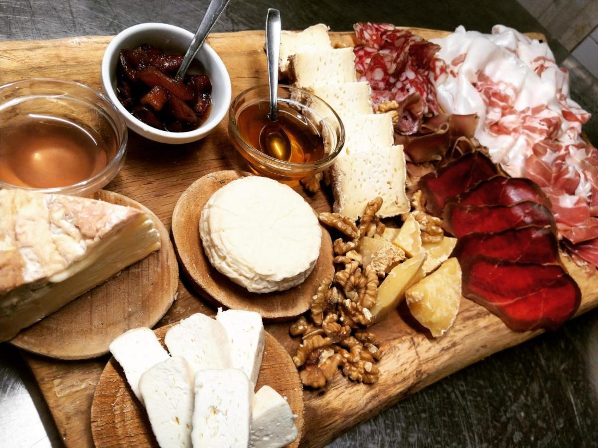 Agriturismo Di Charme E Ristorante Stallato Il Filo Di Paglia Carro Exteriör bild