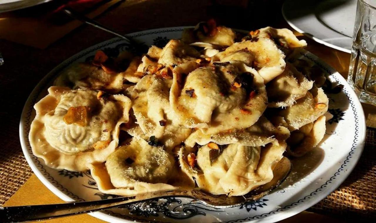 Agriturismo Di Charme E Ristorante Stallato Il Filo Di Paglia Carro Exteriör bild