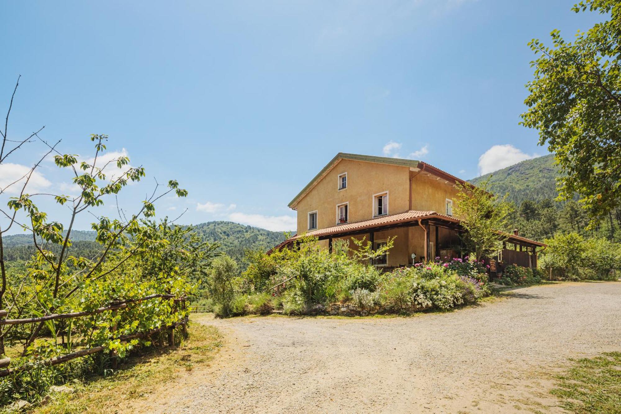 Agriturismo Di Charme E Ristorante Stallato Il Filo Di Paglia Carro Exteriör bild